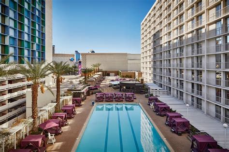 7830 Verified Reviews of Harrah's Las Vegas Hotel & Casino.